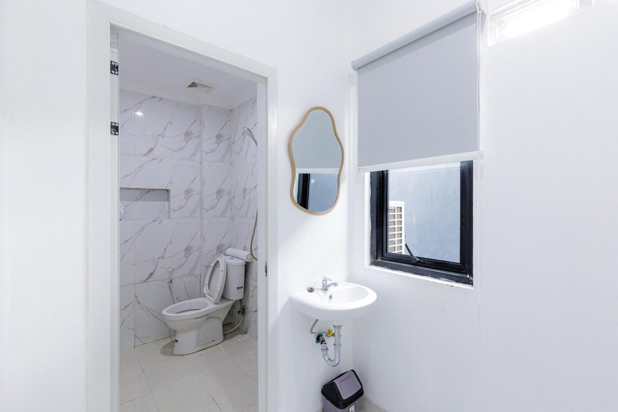 Urbanview Hotel Amira Syariah Bogor Pamoyanan Bagian luar foto